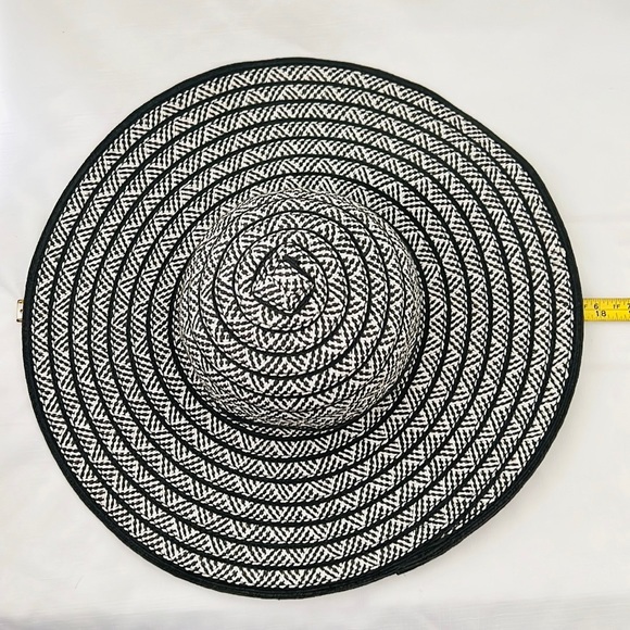 Hat~Summer Shade / Black & White / NWOT / Host Pick - Picture 5 of 7